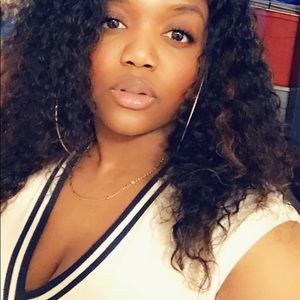 Meet your Posher, Felicia